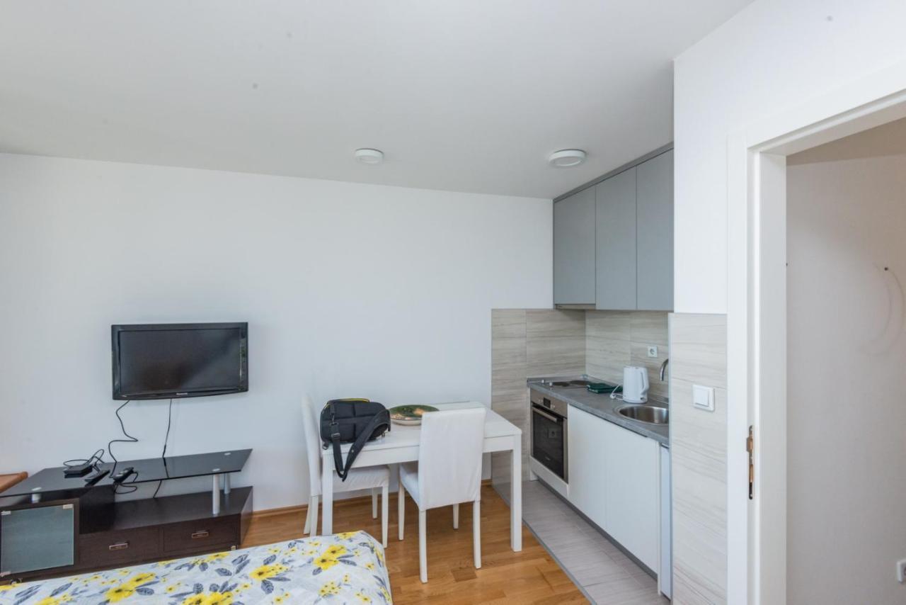 Hafsa Apartments Sarajevo City View Buitenkant foto